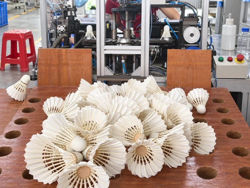 Perforated anti-static shuttlecock staging workboard